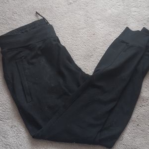 Alphalete Premium Joggers in Black